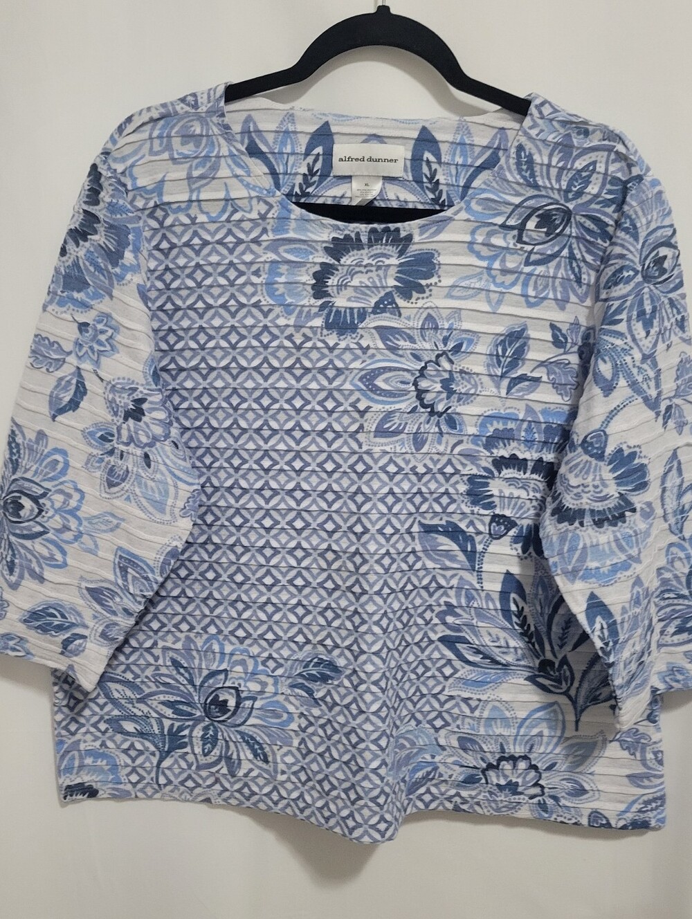 Alfred Dunner Blue and White Floral Textured Top, Size XL